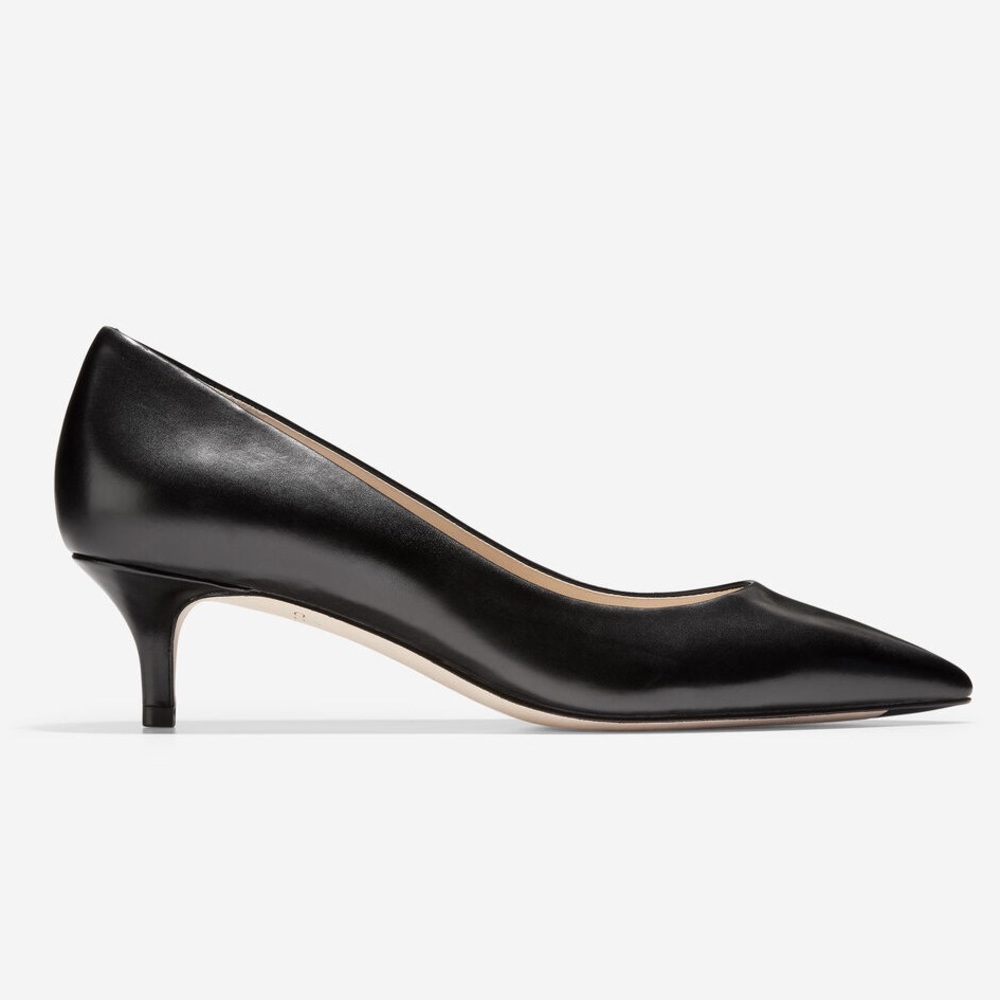 Fabulous Cole Hahns! Black kitten heel dress pumps. These are classy!